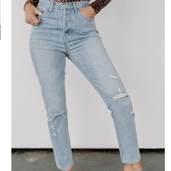 NWOT Blank Paige Distressed Boyfriend Straight Leg Jeans COPY - Picture 1 of 9